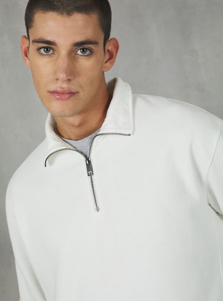 Men Wh2 White Plain-Coloured Half-Neck Sweatshirt Sweatshirts